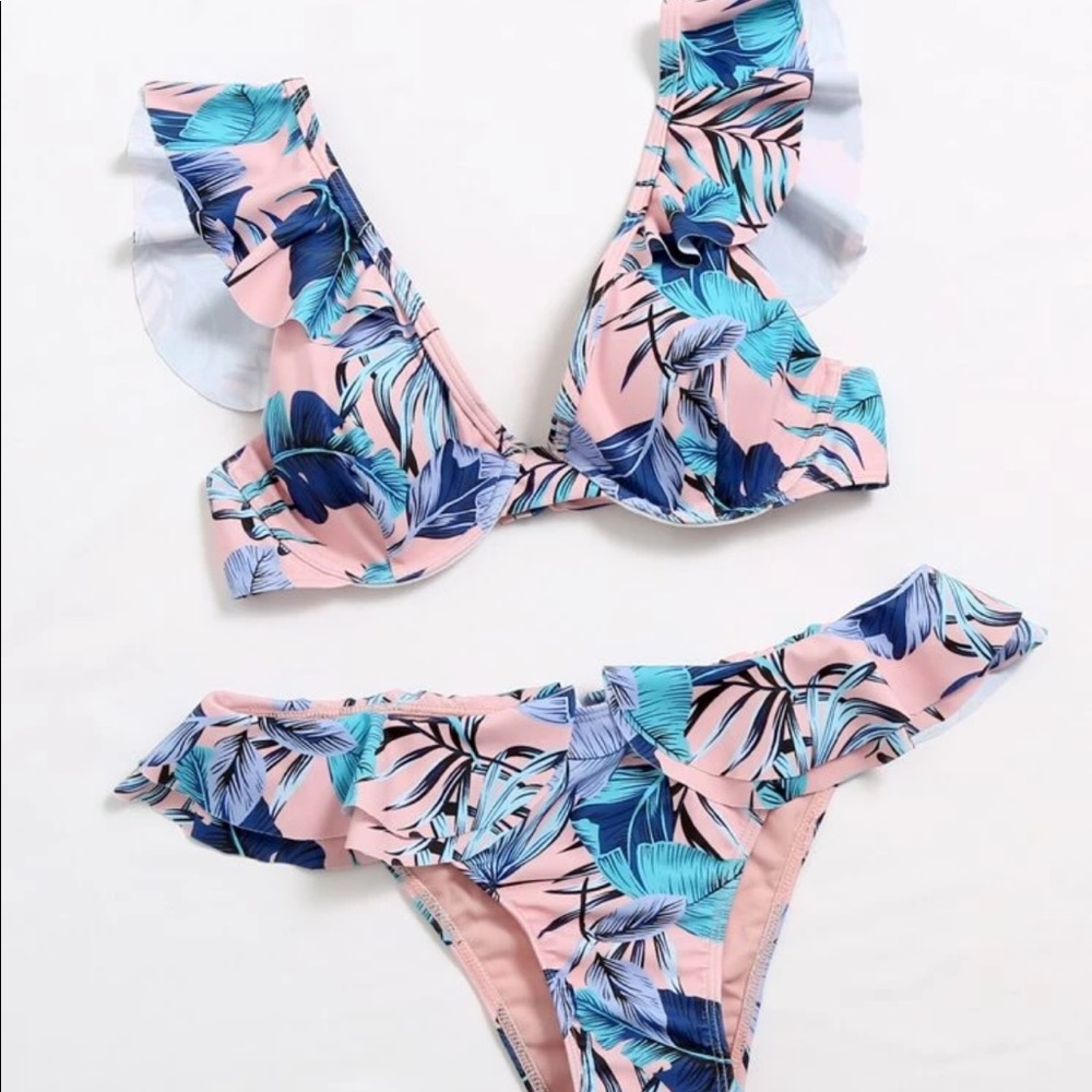 Floral underwire bikini